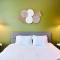 Entire Apartment King Bed, Pet-Friendly, 15 Min to Disney, Resort Style Amenities! - 基西米