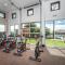 Entire Apartment King Bed, Pets Welcome, 15 Min to Parks, Resort-Style Amenities - 基西米