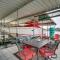 Dock and Kayaks Lake Ozark Family Retreat - بحيرة أوزارك