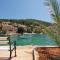 4 Bedroom Beautiful Apartment In Brna