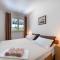 Bright and Spacious Apartment with Terrace in Kastel Stafilic - 卡什泰拉