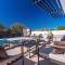 "Casa Mia" Luxury villa with heated swimming pool with jacuzzi