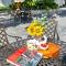 Charming 2BR on Carondelet by Hosteeva