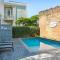 Charming 2BR on Carondelet by Hosteeva