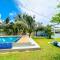 Private Villa with a Pool, Beach Front - The White House - 阿杭格默