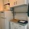 Appartement rénové avec balcon exposé plein sud, proche commerces et parking gratuit - FR-1-515-21