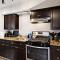 Chic and Comfortable 1BR Apartment near Bradley U - Peoria