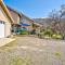 Selah Cabin- Dog Friendly/BBQ/Level 2 EV Charger