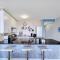 Central, secure, family home with pool and gym! - 开普敦