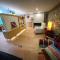 Riverside Retreat with Sauna & Hot Tub in Elora