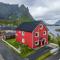 Reine Front View - Mountain & Seaview