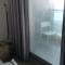 Elegant Sea View Cozy room with Private Balcony - Room inside Apartment - 阿吉曼