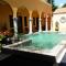 Ochenta Y Dos Bed & Breakfast & Spa