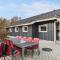 Gorgeous Home In Glesborg With Sauna - Fjellerup Strand