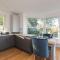 Modern Apartment with River View in Central Windsor