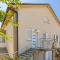 2 Bedroom Cozy Apartment In Kostrena