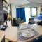 Studio Condominium,with pool Nitflex wifi Tambuli Seaside Tower C Seaview balcony 15mins from airport - Lapu Lapu City