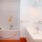 5 Bedroom Lovely Home In Posedarje