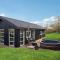 Cozy Home In Struer With Wifi