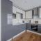 Modern 2 bed town house quiet street near station