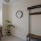 Modern 2 bed town house quiet street near station