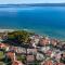 Villa Leonore in Omis with 4 en-suite bedrooms, heated pool, PS5, completely fenced yard & just 3 min walk from sandy beach - Omiš