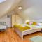 Awesome Home In Breznicki Hum