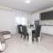 Five-Bedroom Holiday Home In Suhovare