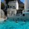 Hersonisos - Sleeps 15 - Parking - Pool - Garden