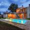 Holiday Home Boduleri Cr