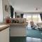 Kings Corner - 5min to CBD & 20min to Airport