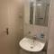 Zimmer mit privatem Badezimmer in Bümpliz-Bern
