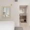 Beachfront Bentley Hotel One Bedroom Suite with Balcony and Beach access - ميامي بيتش