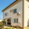 2 Bedroom Cozy Apartment In Kostrena