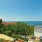 3 Bedroom Gorgeous Home In Svivan