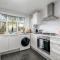 Stylish 3 bedrooms apartment 20 mins to Central London with Balcony - Open for Long Stays and Families Relocating - 伍德福德格林