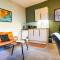 Studio 44 - Spacious Studios - City Centre Location - Contractor Friendly - Free WiFi - Smart TV - Desk Space - Well Designed - Communal Garden