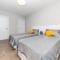 Five-Bedroom Holiday Home In Kastel Kambelovac