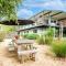 Evans Beach Retreat