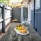 Orton Blue- Beachside getaway for 4, Pets welcome, Aircon, Park and walk to everything!