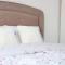 Love Deluxe Queen Bedroom Manchester - Middleton