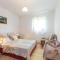 Stunning Apartment In Karin Gornji
