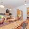 Lovely Home In Brodarica With Jacuzzi
