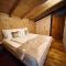 Cosy Chalet with garden, fire pit & stunning views