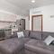 4 Bedroom Stunning Home In Neoric