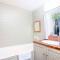 Girl Annie, Cornish Cottage With Superb Sea Views & Garden, By Beach