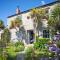 Tresillian, Stunning Spacious Cottage By Beach Sea-views Large Gardens