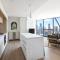 Modern Nomads Skyline View Escape - 2Bedroom by Gardens and Station