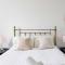 Spacious 4-Bed Seaside Retreat in Selsey - 塞尔西