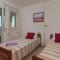Holiday Home Bok